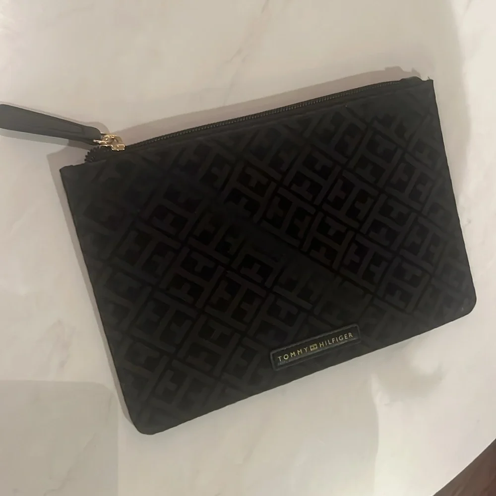 Tommy Hilfiger black clutch pocket bag purse slim gold metal zipper bag 9” x 6” - Picture 2 of 11